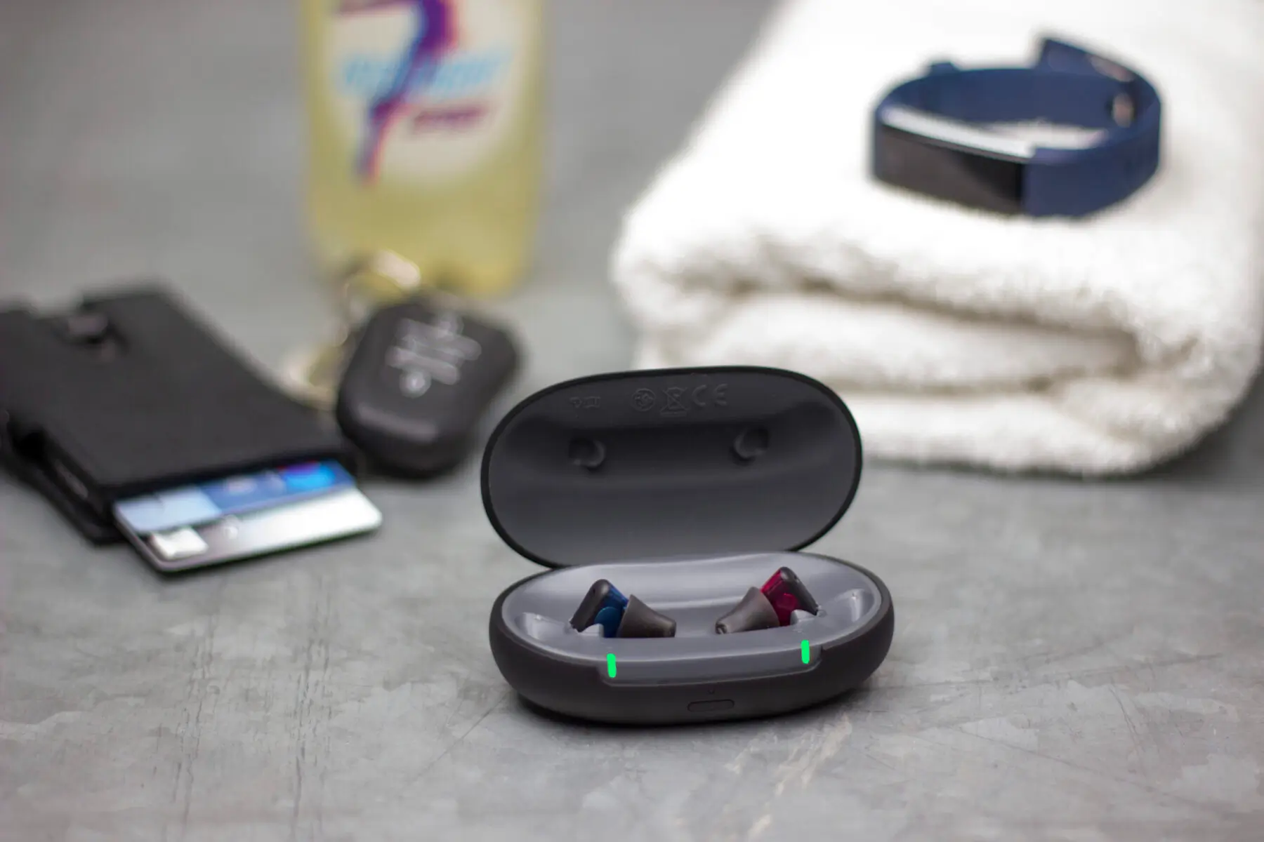 Audífonos invisibles en Murcia. CLÍNICAS ALCÓN.